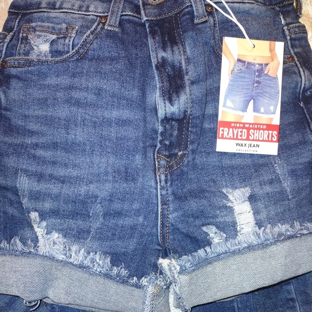 High Waisted 5 Pocket Frayed Hem Denim Shorts - Picture 9 of 9